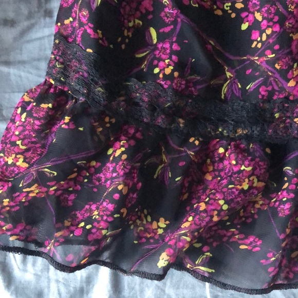 long flowy top - Picture 3 of 4